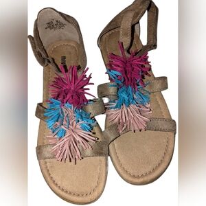 Minnetonka Girls Eloise tassell suede sandals